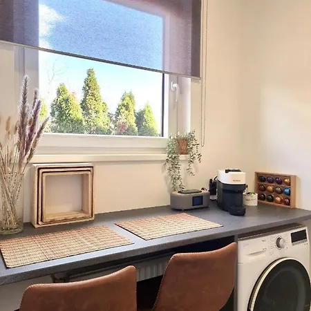 Bamo - Modern Living Lakeside Apartment